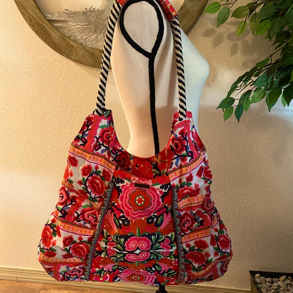 Ripcurl embroidered handbag